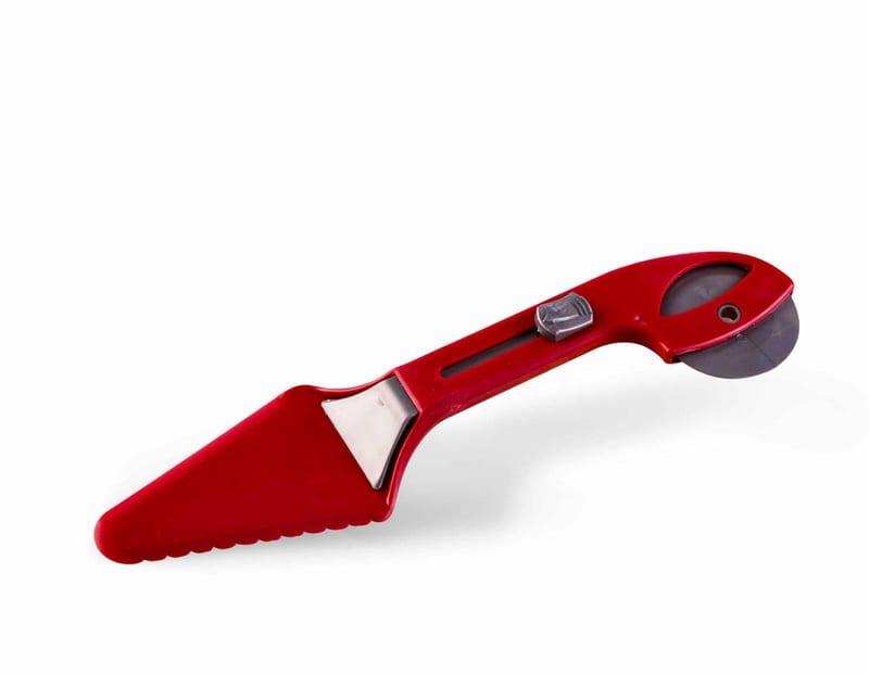 plastic pizza cutter (12 IN BOX mix colour)